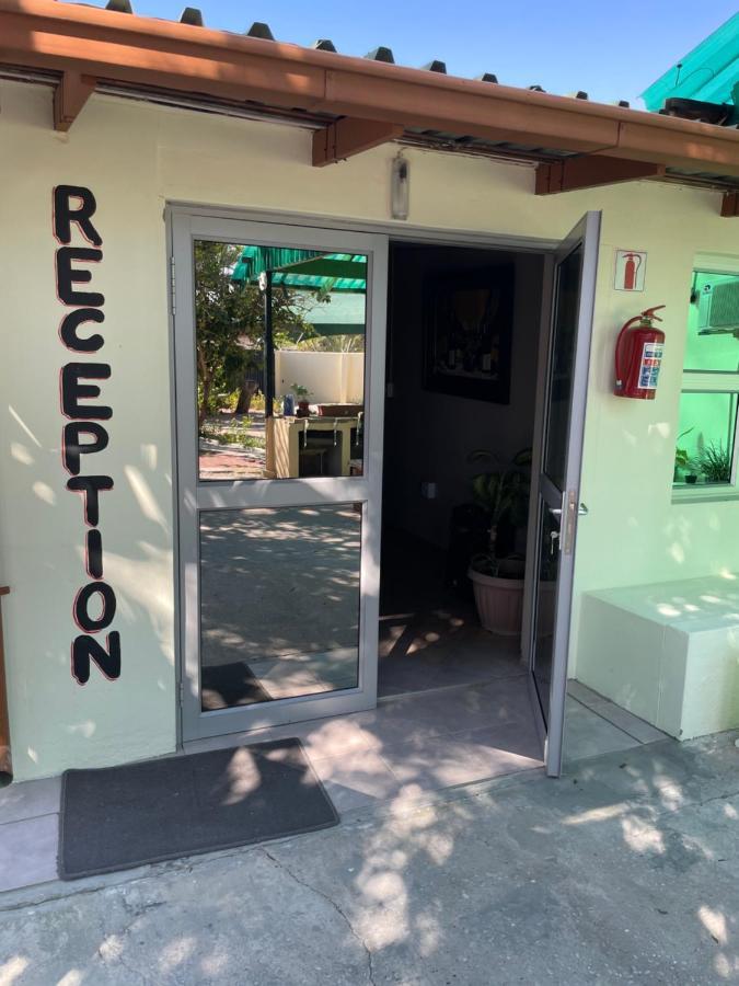 Hotel Ry Courtyard Oshakati Zewnętrze zdjęcie