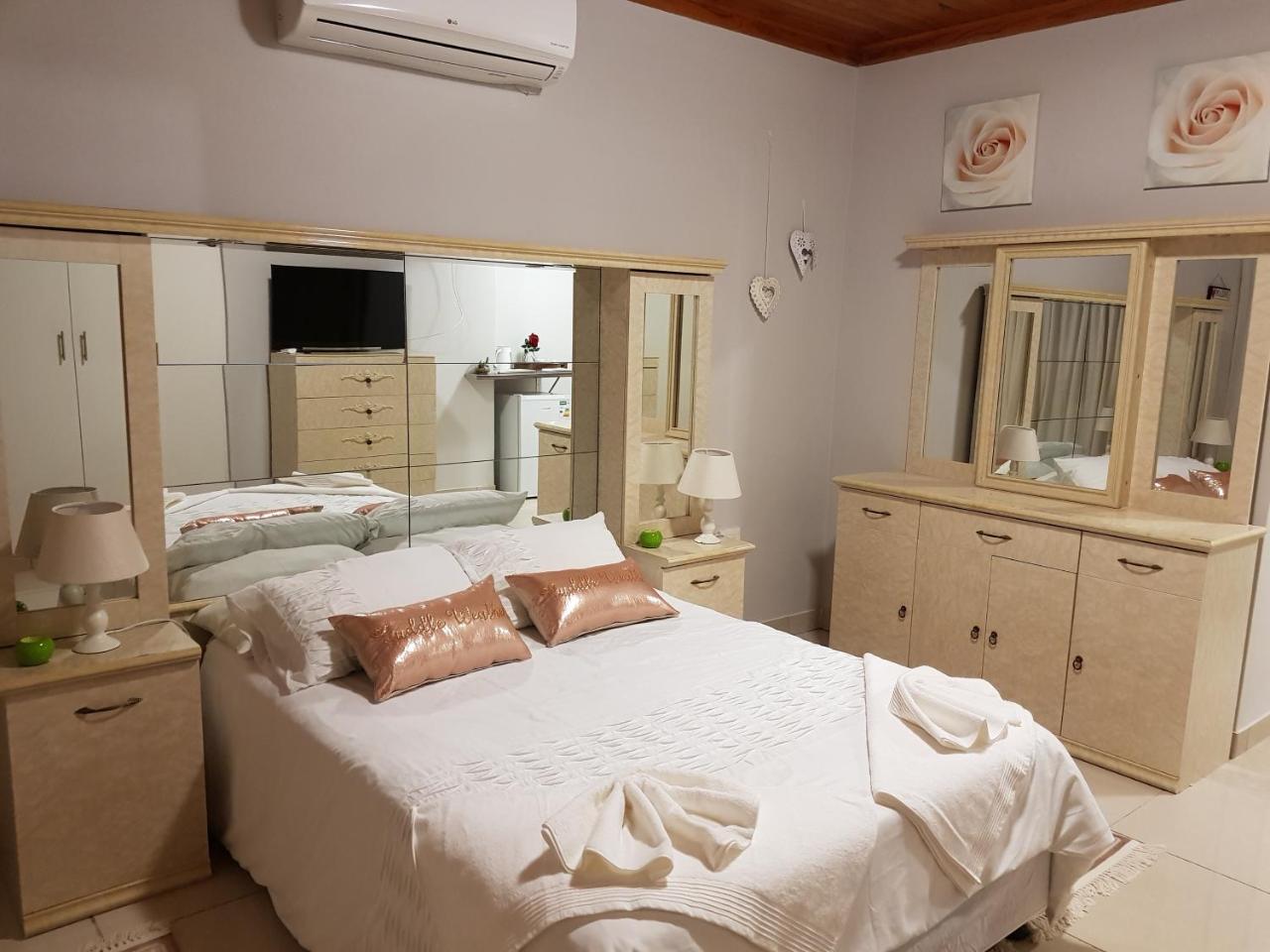 Hotel Ry Courtyard Oshakati Zewnętrze zdjęcie